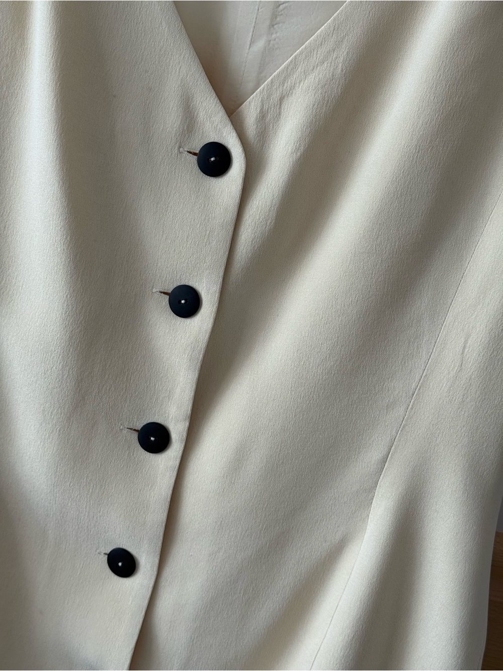 Vintage Dana Buchman 100% Silk Cream High-Neck Vest Top Sz 8 - Picture 4 of 5